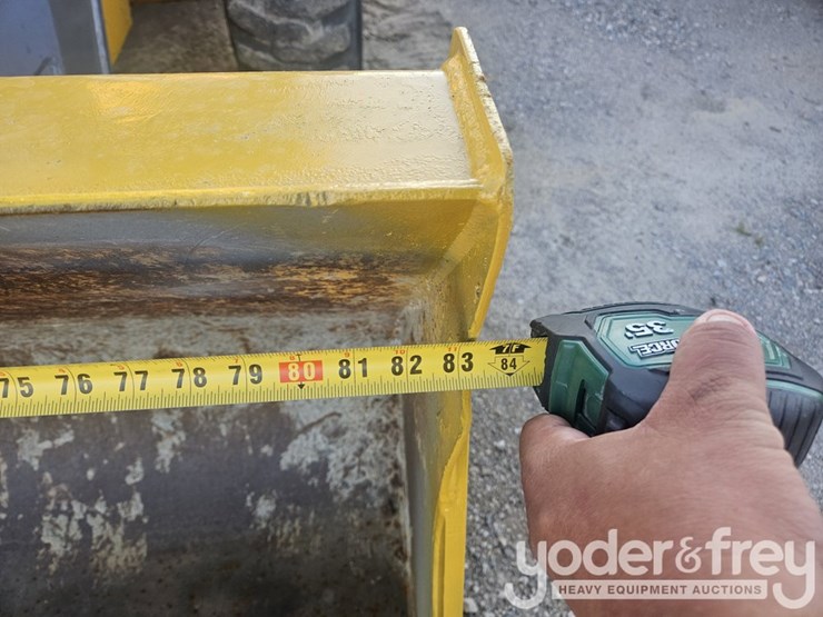 2013-deere-310k-image-48