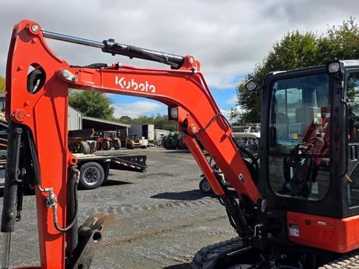 2025-kubota-kx033-4-image-7
