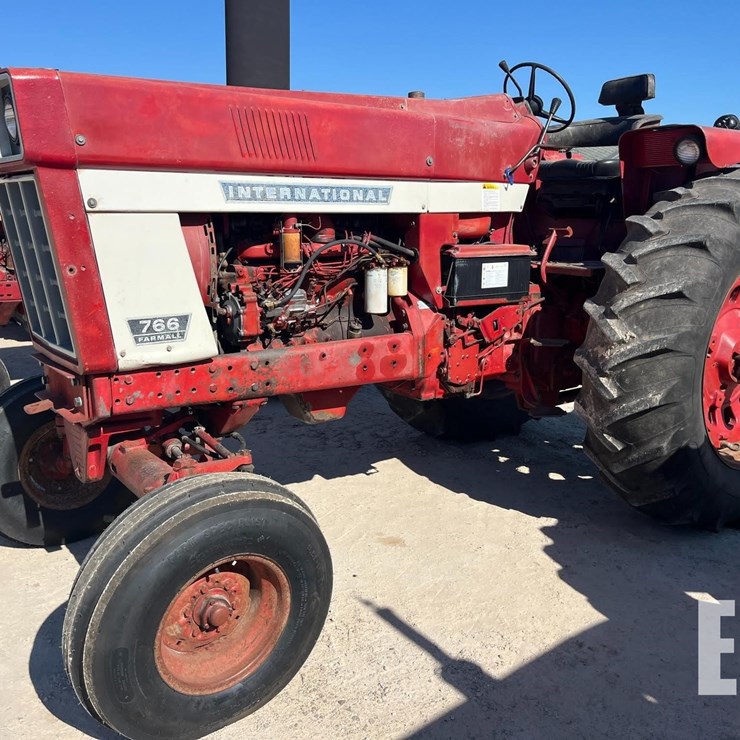 1975 INTERNATIONAL 766