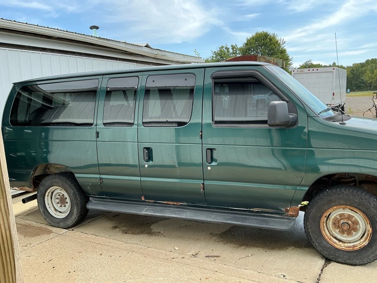 2009-ford-e350-image-6