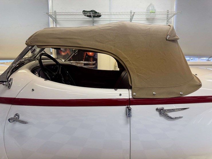 1936-auburn-852-supercharged-boattail-speedster-image-2