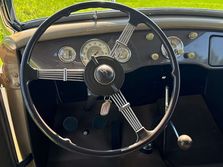 1935-ford-deluxe-phaeton-image-73
