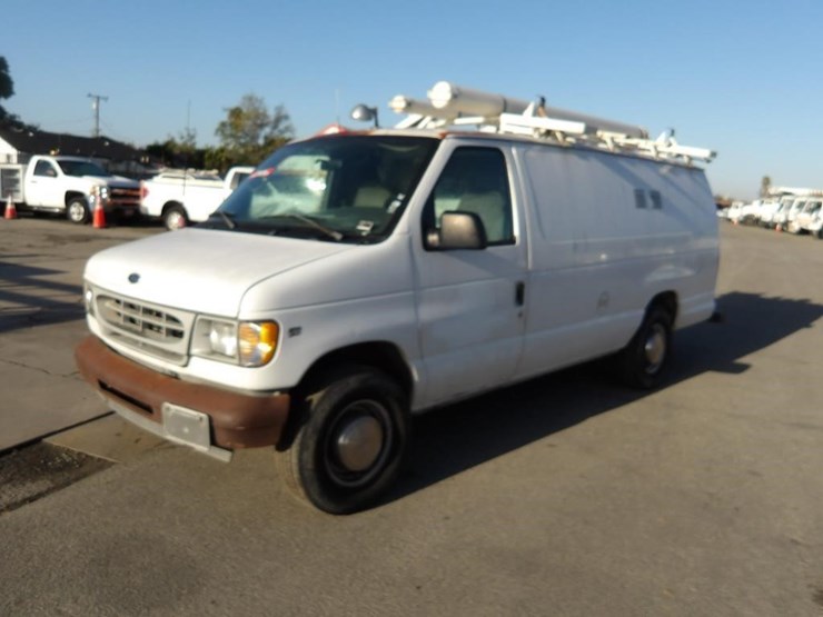 2002-ford-e350-image-2