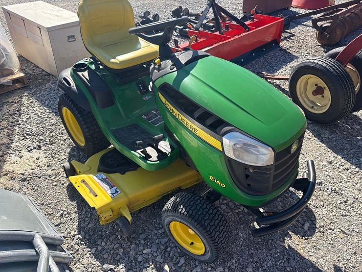 john-deere-e180-image-2