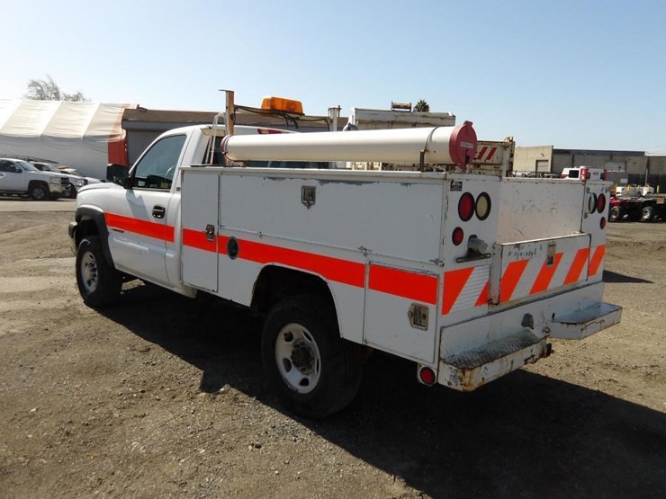 2003-chevrolet-silverado-2500-image-5