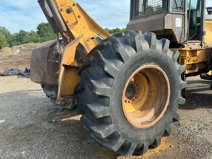 deere-640g-image-35