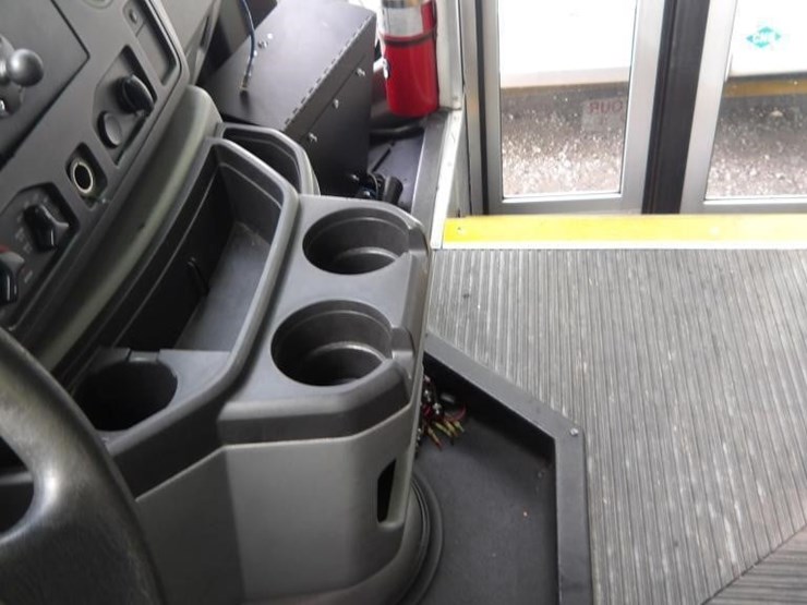 2016-ford-e450-image-24