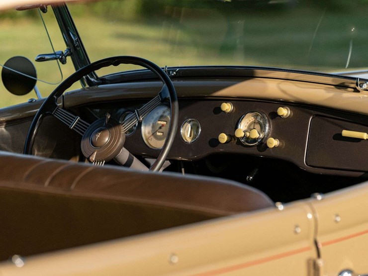 1935-ford-deluxe-phaeton-image-23
