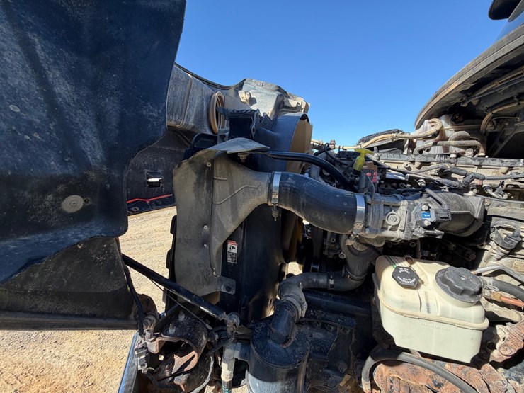 2016-freightliner-114sd-image-59