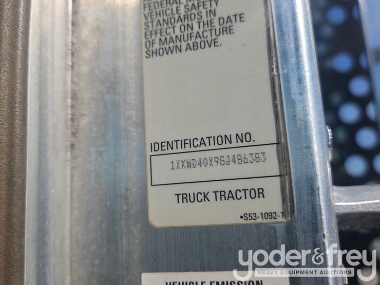 2016-kenworth-w900-image-53
