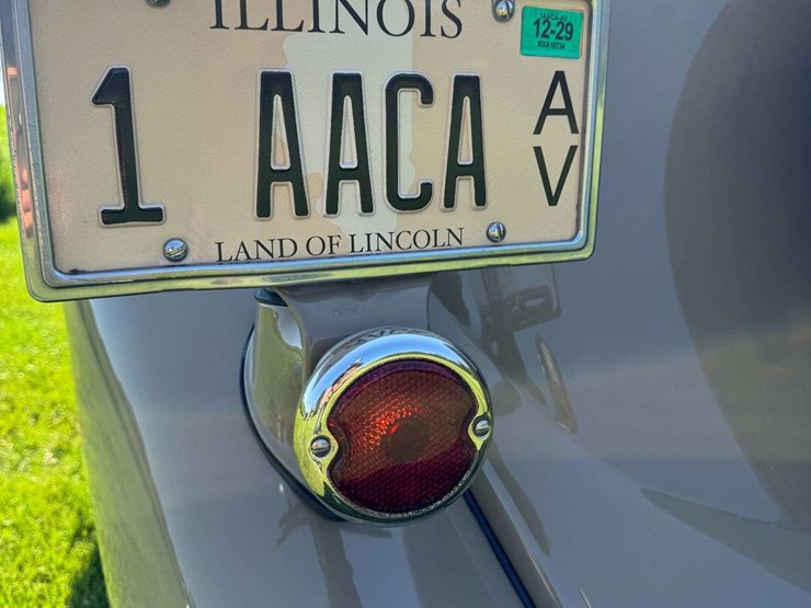 1935-ford-deluxe-phaeton-image-42