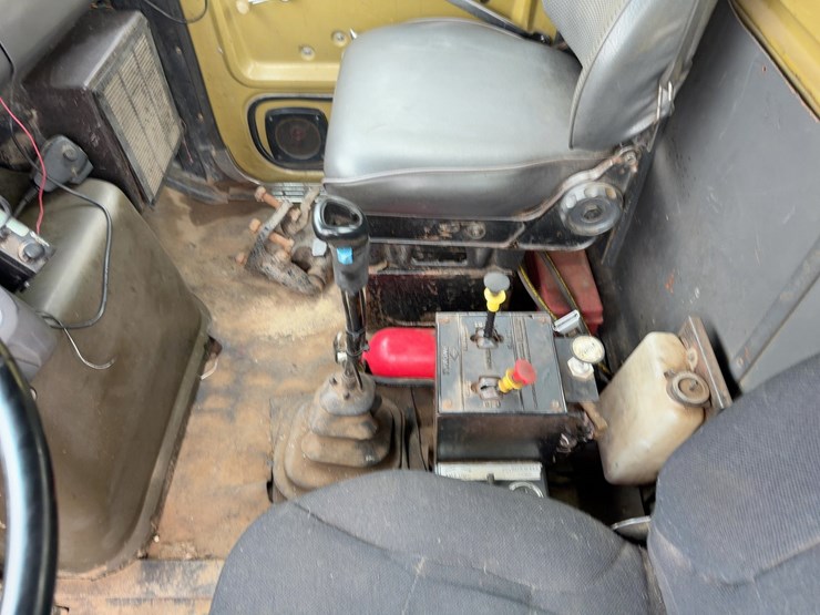 1990-ford-l9000-image-30