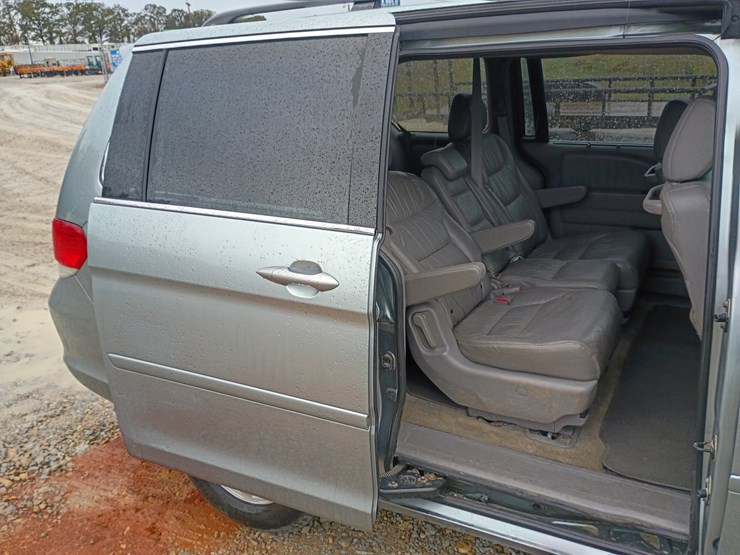 2008-honda-odyssey-image-56