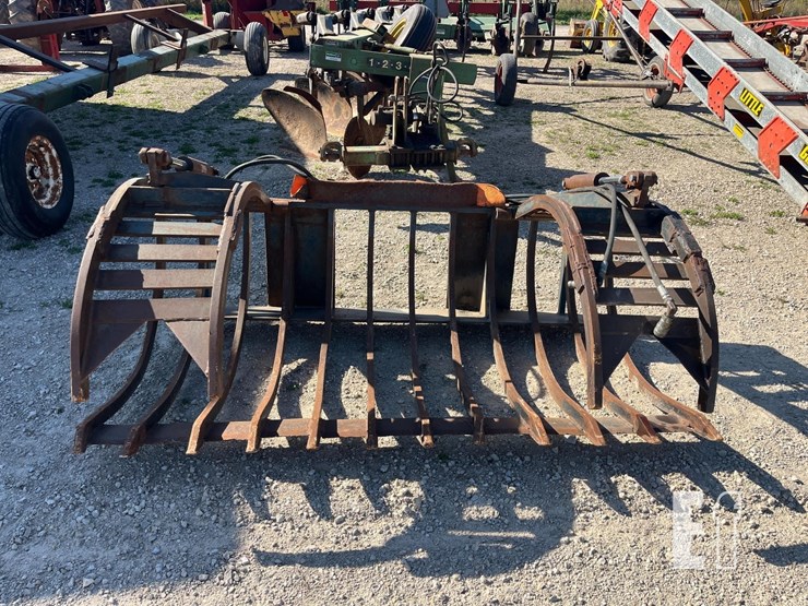 skid-steer-tine-grapple-bucket-image-2
