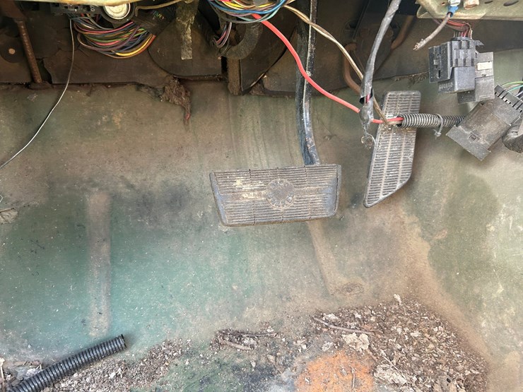#10590-•-*inop-1985-chevrolet-d30-military-postal-unit-4x4-pickup-1gchd34jxff373404-inv#10590-image-49