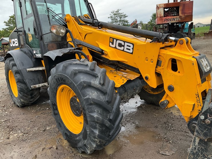 2013-jcb-tm320-image-44