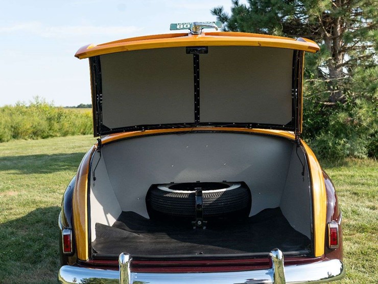 1947-ford-super-deluxe-sportsman-image-20
