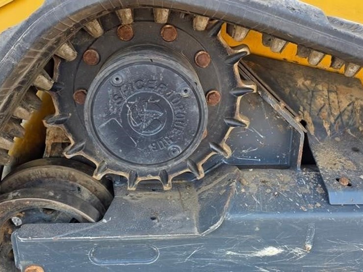 2022-deere-333g-image-17
