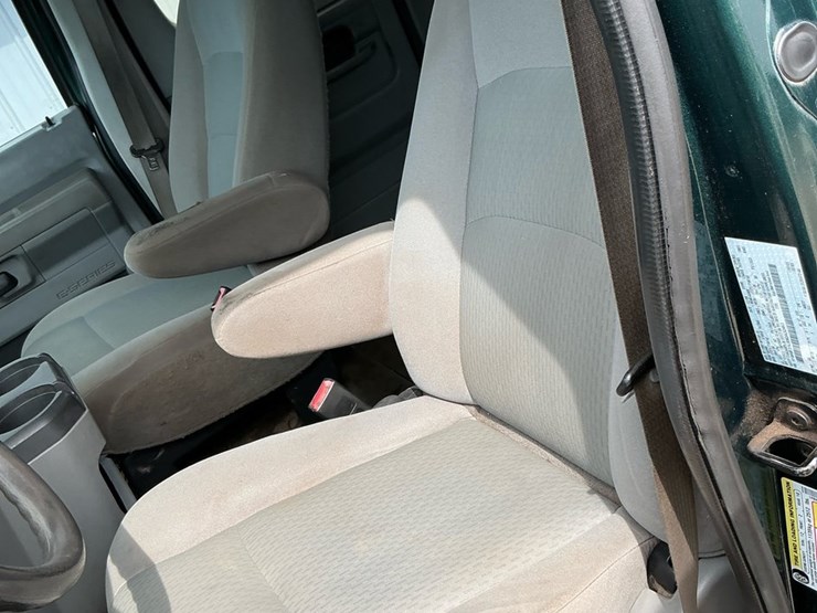 2009-ford-e350-image-11