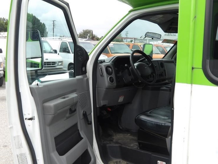 2016-ford-e450-image-18