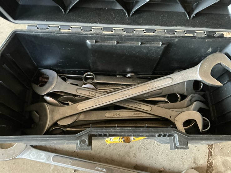 #103-•-assorted-large-combination-&-open-end-wrenches-with-plastic-tool-box-image-4