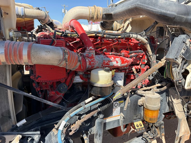 2012-peterbilt-367-image-12