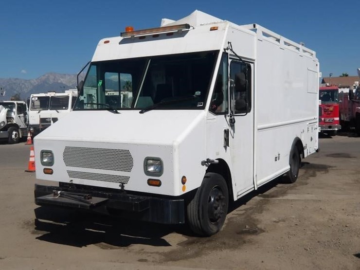 2008-workhorse-w62-image-1