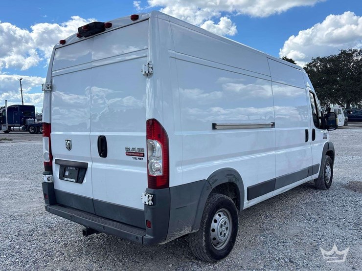 2018-ram-promaster-2500-image-3