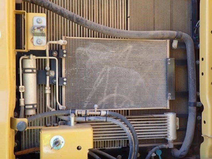 2024-caterpillar-320gc-image-14