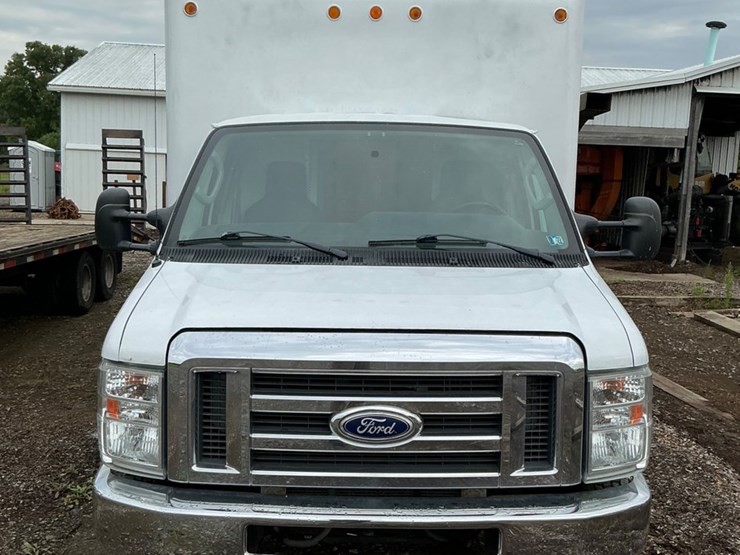 2016-ford-e350-image-7