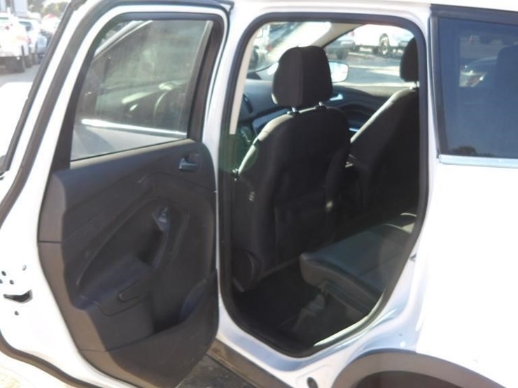 2015-ford-escape-image-14