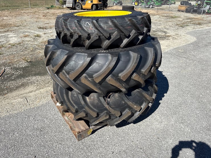 #1068-•-john-deere-r1-ag-tires-with-rims-image-1