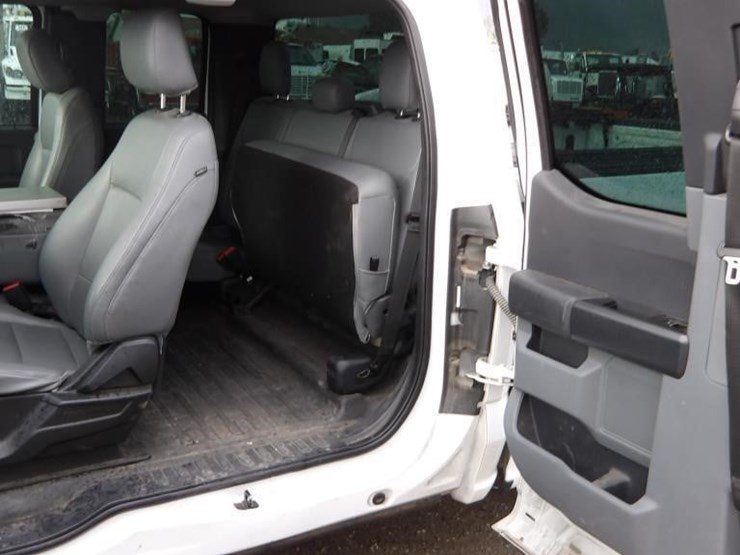 2021-ford-f150-image-13