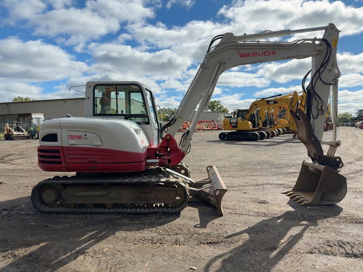 2017-takeuchi-tb290-image-6