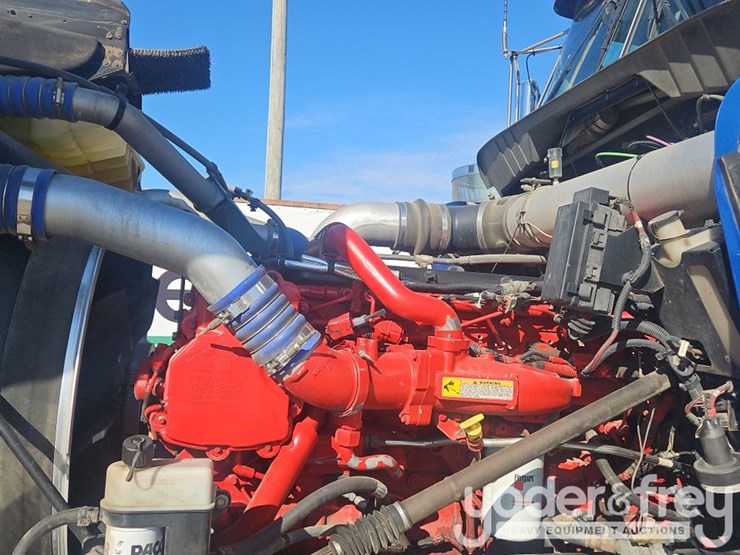 2016-kenworth-w900-image-36