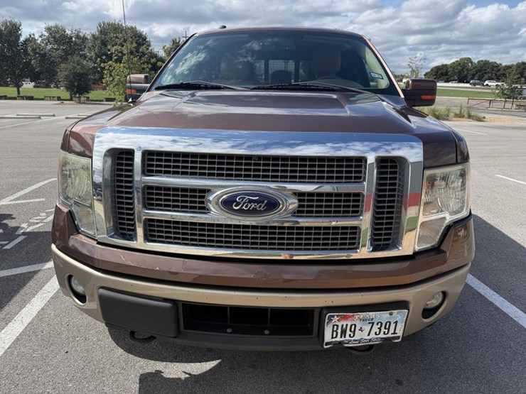2011-ford-f150-lariat-image-2