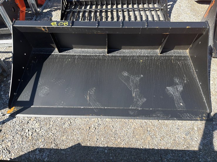 #808-•-72”-skid-steer-bucket-image-1
