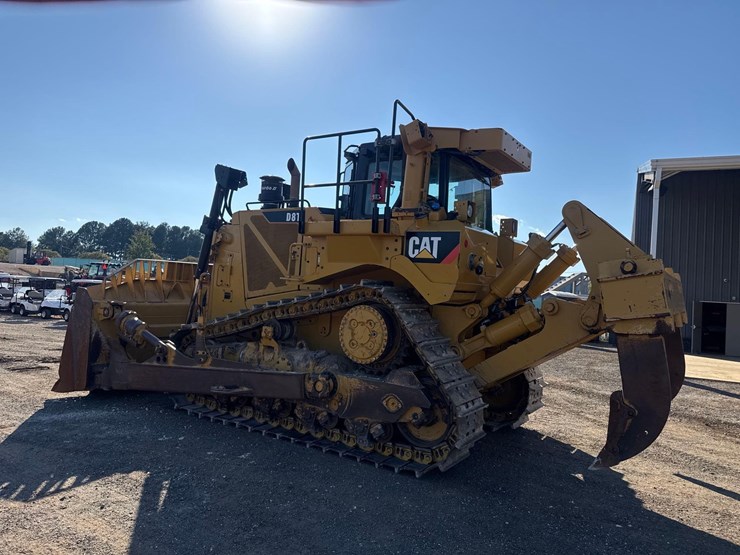 2019-caterpillar-d8t-image-7
