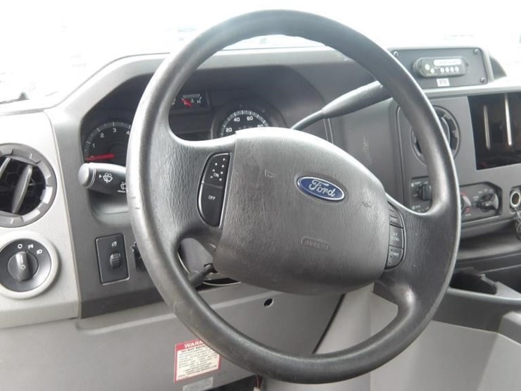 2016-ford-e450-image-19