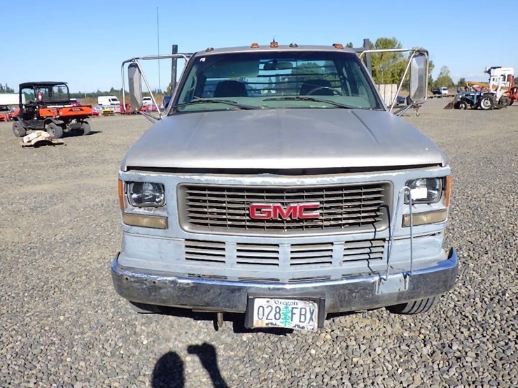 2000-gmc-3500-image-2
