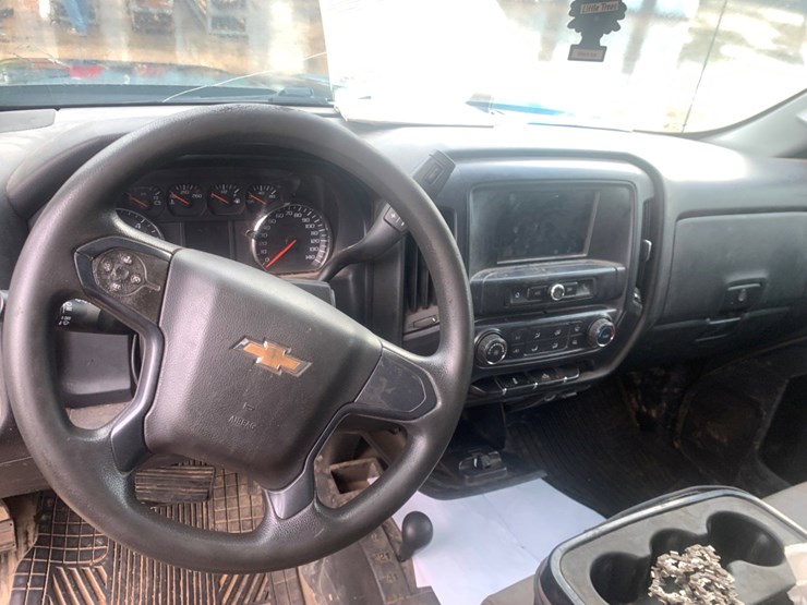 2018-chevrolet-silverado-2500hd-image-8