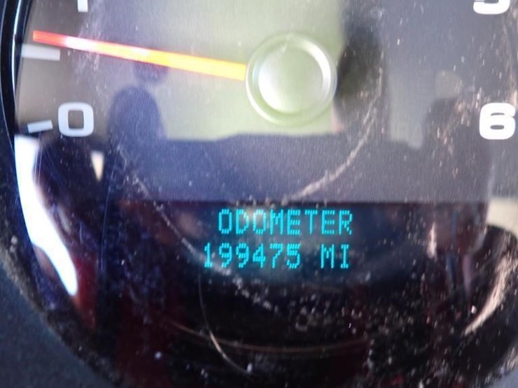 2011-chevrolet-silverado-1500-image-14