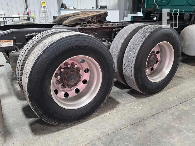 2018-freightliner-cascadia-113-image-22