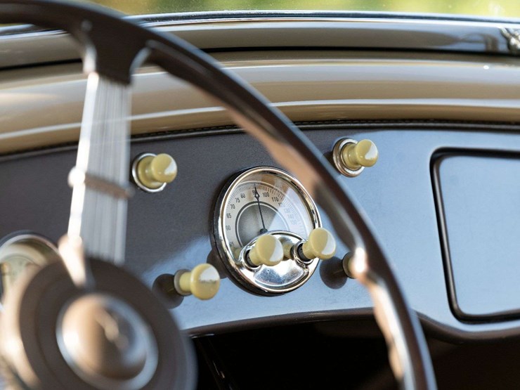 1935-ford-deluxe-phaeton-image-36