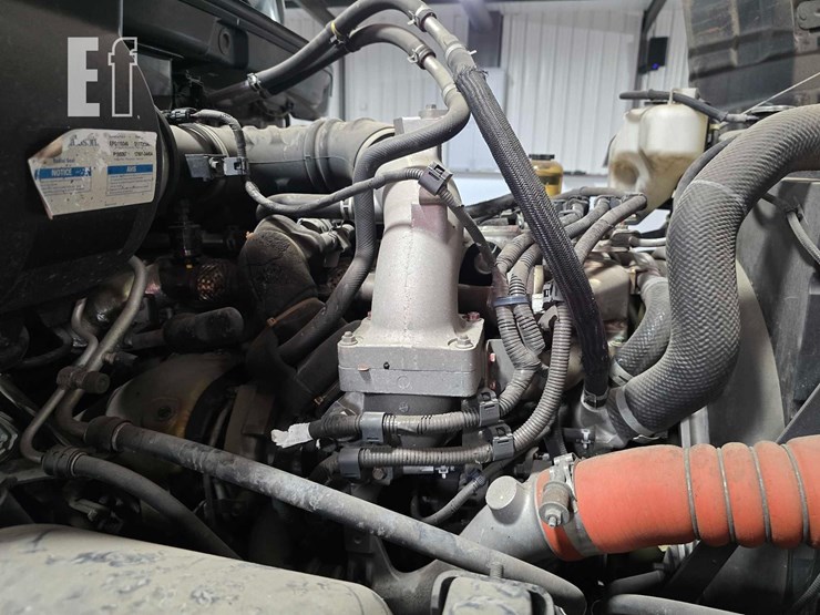 2017-hino-268-image-24