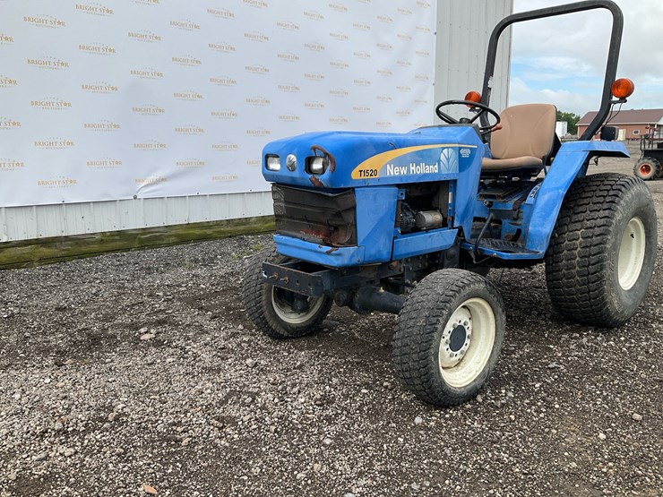new-holland-t1520-image-2