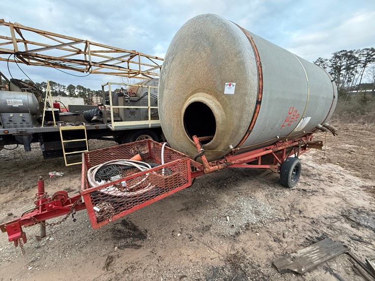 8’-dia-x-13’l-110-bbl-fiberglass-storage-tank-on-s/a-bumper-pull-trailer-image-6