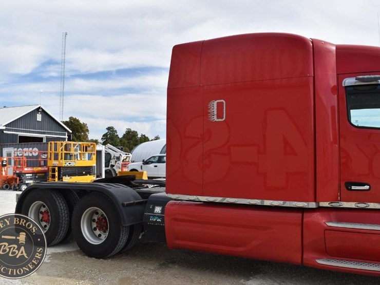 2014-peterbilt-579-image-9