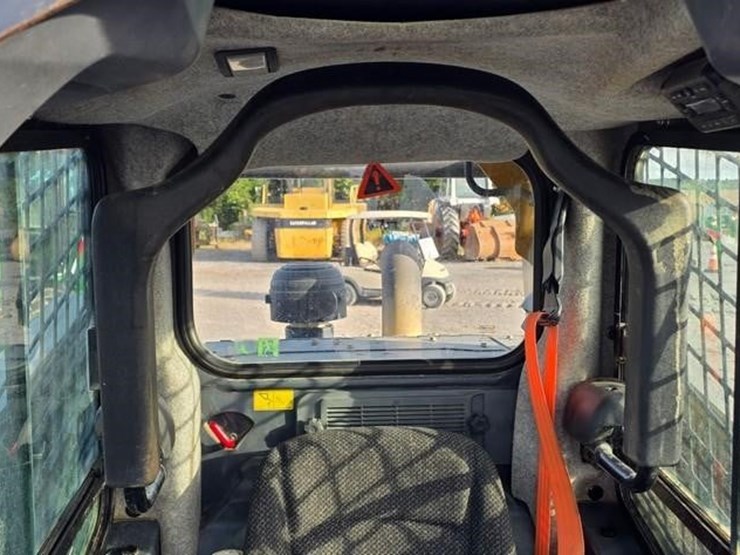 2019-deere-333g-image-44