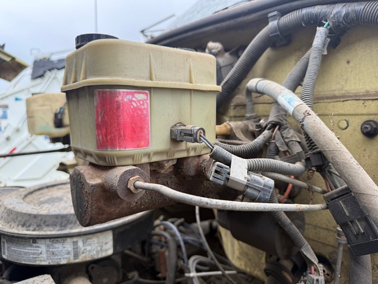 #10597-•-*inop-1998-gmc-c7500-daycab-s/a-grabage-truck-1gdl7h1p7wj519418-inv#10597-image-46